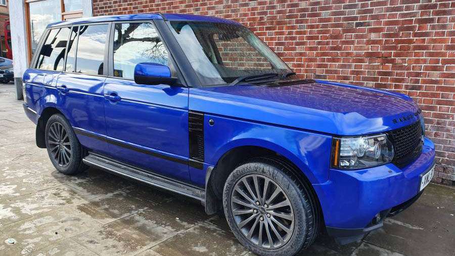 Range Rover vogue cosmic blue wrap